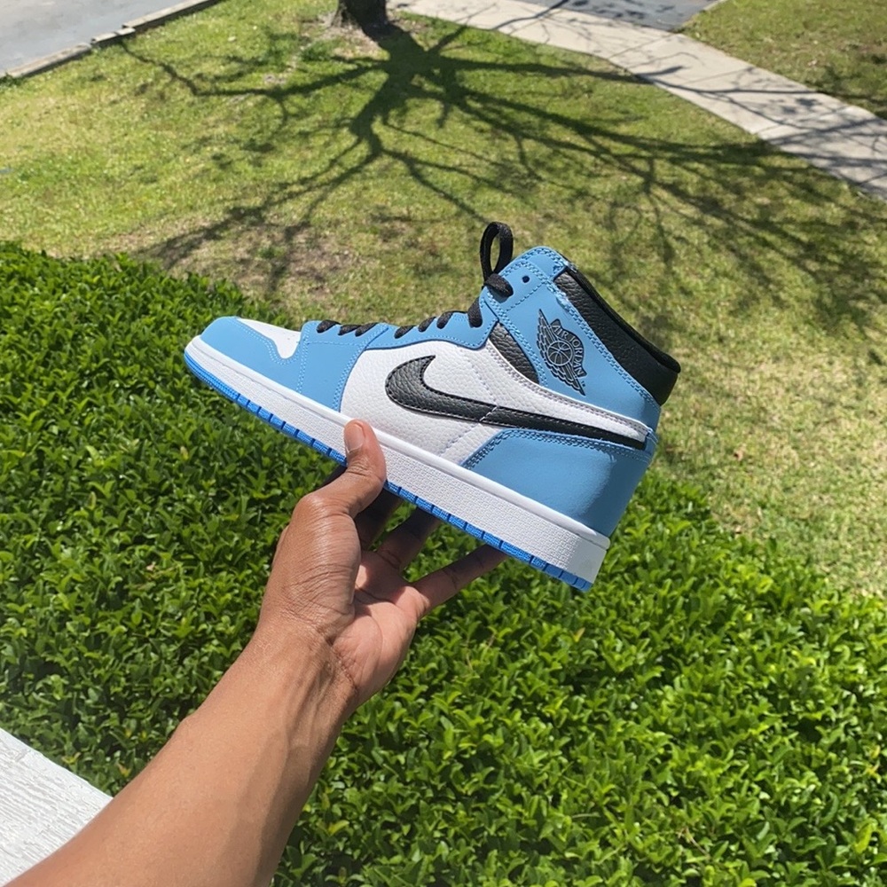 Jordan retro 1’s “University blue”